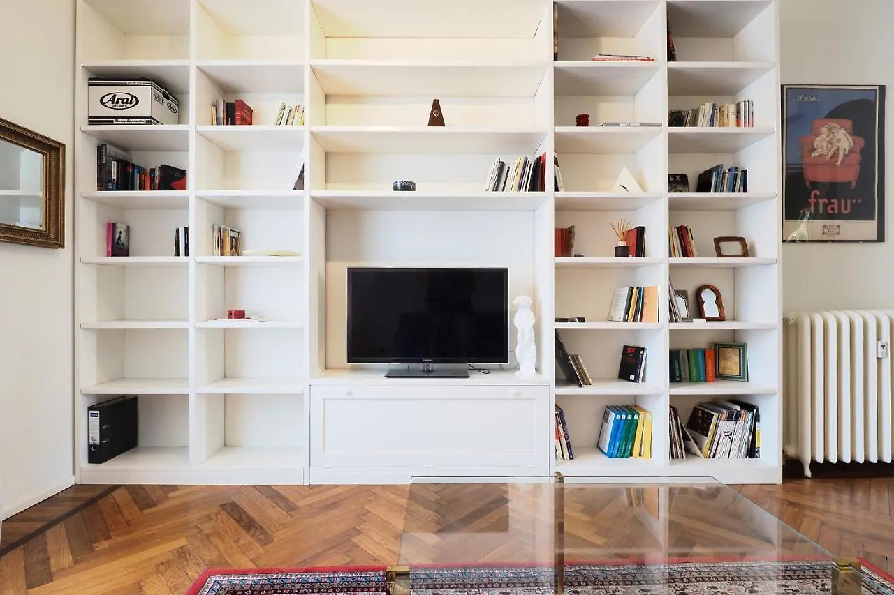 Appartamento PrimoPiano - Cantoni Milano