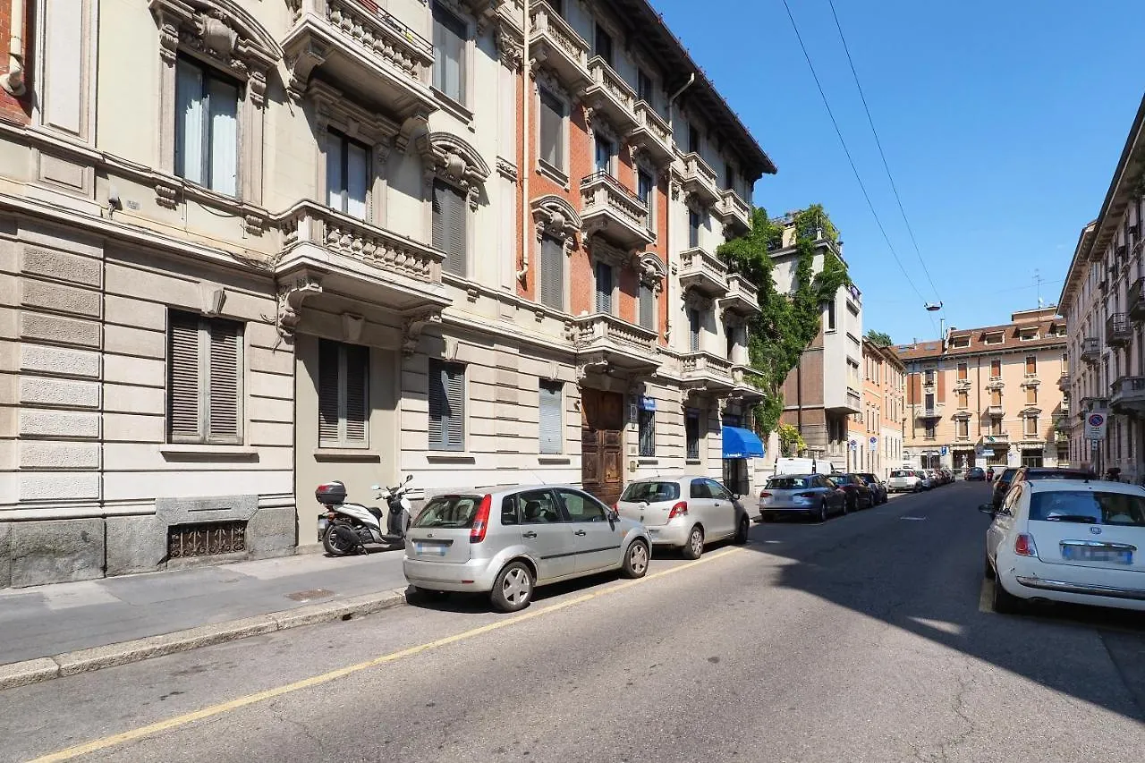 Appartamento PrimoPiano - Cantoni Milano 0*,